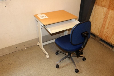 Pc bord med kontorstol