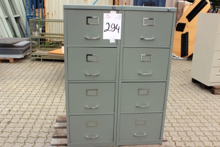 Two filing cabinets with 4 drawers. 47x62x132 cm.
