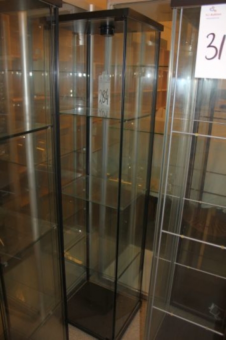 Glass case with 3 shelves (Prepared for light)