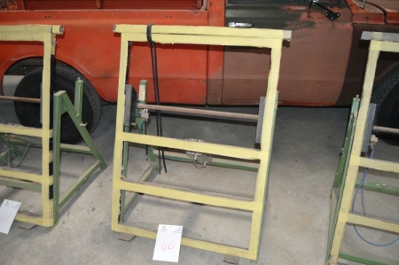 Air hydraulic tilting table with extension. Width about 90 cm