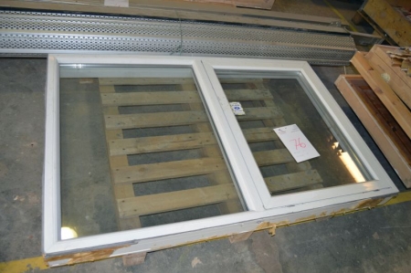 Window, white, plastic. Wxh: 150 x 98 cm. A section open. Pallet not included