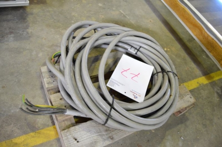 Installation cable, 4-wire + grounded plug. Pallet not included