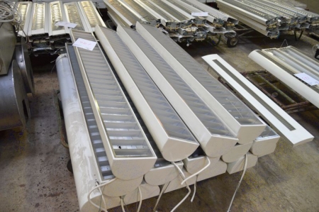 15 x Ceiling Luminaires of approx wxh: 156 x 20 cm. Trolley not included