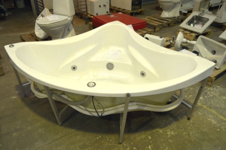 Jacuzzi, corner model, ca. 135 x 135 cm. Without faceplate