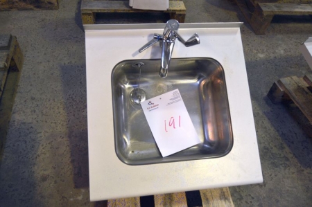 Sink, wxd, ca. 50 x 50 cm + luminaire. Pallet not included