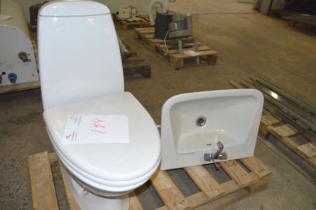 2-skyl toilet, IFÖ + håndvask, bxd, ca. 56 x 43 cm + armatur. Palle medfølger ikke
