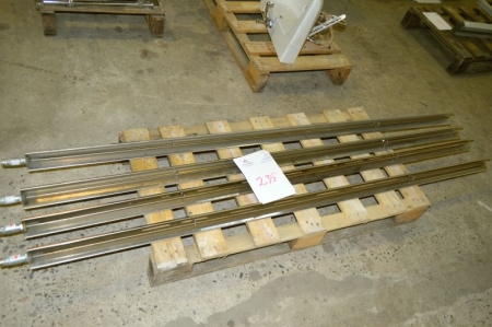 4 x glow heaters / terrace heater, length of 2 meters. Archive picture. Pallet not included