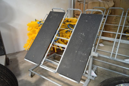 Display cars, stall, galvanized, with tilt function, width about 130 cm