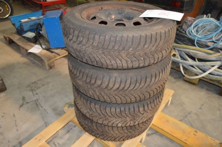 4 x winter tires on steel rims, Michelin Alpin, 195/65 R15. Approximately 75% tread. Mounted on a 5-hole rim VW 6Jx15H2, ET38. Have been sitting on a Skoda Octavia. Pallet not included