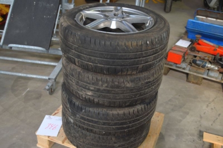 4 x wheels on an alloy wheel DEZENT 6½Jx16H2, ET50. Tires: Michelin Energy Saver 205/55 R16. Have been sitting on a Ford Focus. Pallet not included