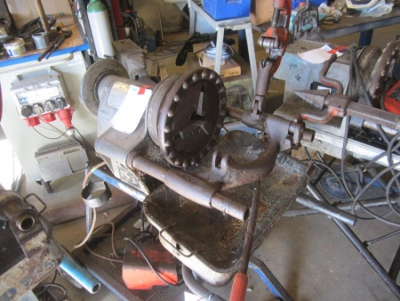 Rohr-Schneidemaschine Ridgid 300 A1 mit zwei Köpfen, geprüft und Arbeiten