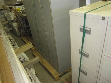 1 piece metal filing cabinets with 4 filing drawers, 40x62xh132cm that are NOT included keys