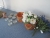 Stehlampe auf Pfeiler, Stylnove Ceramische, Gesamthöhe ca. 147 cm, zwei Stehleuchten Stylnove Ceramische Höhe von etwa 69 cm, 4 Stück Lichtmast, zwei Blumentopfabdeckung, div. Plastikblumen und Windlichter in Glas.