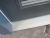 Holz / Alu-Haustür in anthrazit / weiß äußeren Rahmen 94,8xh212,5x 13 cm, mit 3 52 mm 3-Schicht-Klarglas, alubundstykke, rechts innen mit drei Punkten, ungebraucht Tür von erfolglosen Projekten (Archivbild, das den linken öffnende Tür)