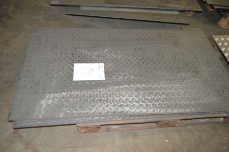 Pallet with checker plate, steel, ca. 4 pcs. lxbxh about 1500 x 800 x 4 mm
