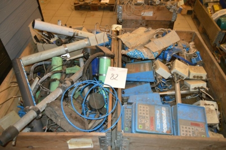 2 pallets with various parts for milking equipment, Strangko Milk-meters