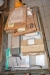 2 pallets, one with various plumbing parts: ca. 7 toilet seats + about 3 pieces. mixers + heat management - ECL - Comfort 100M