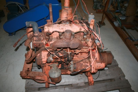 Perkins diesel motor, fra mejetærsker, 4cylindre, ok ifølge sælger.