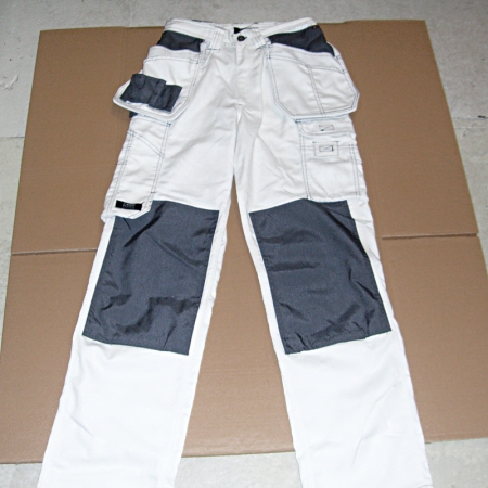 Firmatøj uden tryk ubrugt: 2 stk. hvide RIO bukser str. 52, 3 stk. Burgundy sweat str. XL, 15 stk. T-shirt Brugundy str. XL
