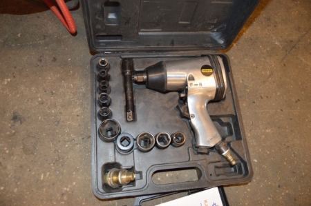Air Impact Wrench, Stanley, in case + case with additional tools