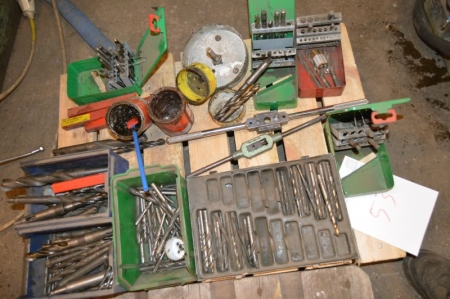 Pallet with various metal drills