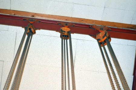 Chain Hoist, 2 ton + trolley. Buyer must dismantle