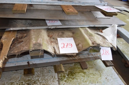 2 x stainless sheet: 2500 x 1250 x 2 marked 307 + approx 1270 x 2500 x 2 mm, labeled 304
