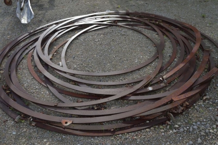 Flat rings and half-rings on site