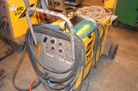 Thyristor controlled welding rectifier for TIG welding, ESAB LTG 250 + welding hoses and welding torch. It says with ink that it can not start, but not tested. There is a label which states that it is serviced 8/5 2014. Remote Control: PHA5. Mounted in a 