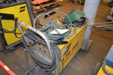 Thyristor controlled welding rectifier for TIG welding, ESAB LTG 250. Welding cable, welding torch and cooler. Oxygen cylinder not included. Mounted in a frame on wheels