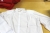 Hvide dameskjorter med skulderpuder Anglia str. 36 + 38 + 40 + 42 + 44 inkl. tørklæder