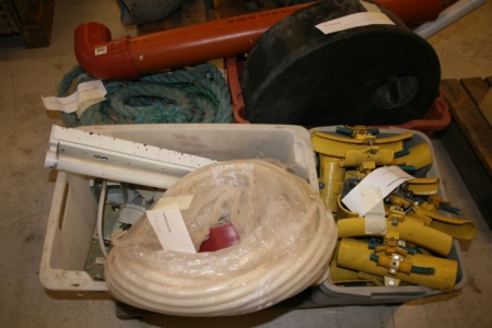 Miscellaneous sewer parts, various ropes, various electric parts, 1 box with suspension trolleys for running rail