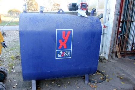 olietank 1200 liter med pumpe årgang 2004, (er købt fri iflg. Ejer)