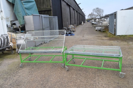 2 x sales trailers with tilting table, galvanized steel mesh. Approx WxDxH: 162 x 110 x 65 cm