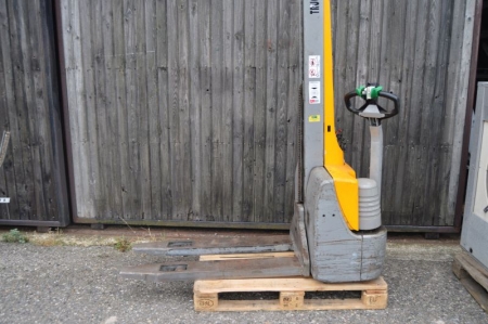 Electric stacker Jungheinrich Swift. Capacity approximately 1000 kg. Lifting height approximately 1650 mm. Year 1998. Last inspection: 12/2013. Condition unknown