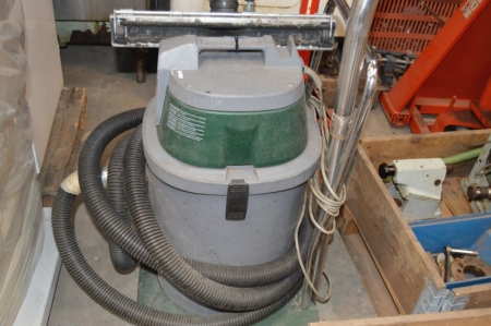 Industrial Vacuum Cleaners, Gerni. 1200 Watt. Including hose and nozzle