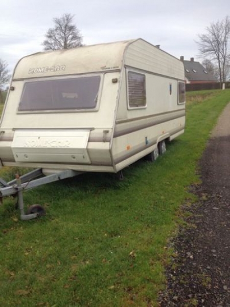 Campingvogn, HOME CAR, RALLY, reg PZ2309 årgang 1989, stel nr. 5189029. 1 vindue mangler ellers OK stand
