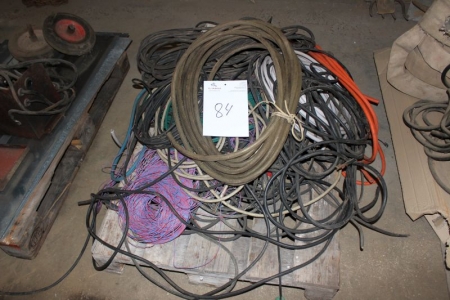 Pallet with cable and hoses