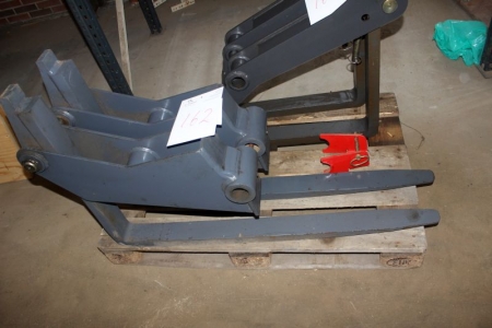 Forks to be mounted on a wheeled loader