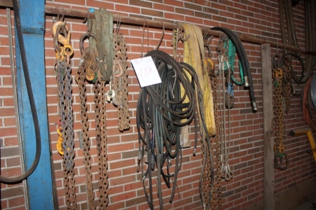 Lifting Chains + straps etc.