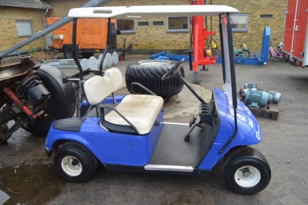 Petrol-powered golf cart, E2GO, type 67. The two-cylinder gasoline engine. Can start, but do not take gas