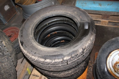 Pallet with tires 215/65 R16 + 2 tires with rim