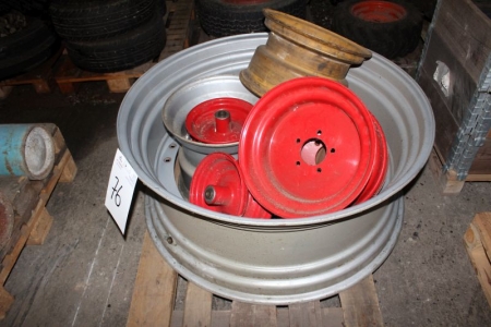 Pallet with wheels sizes