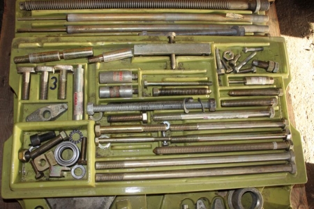 Pallet with special tools for Claas