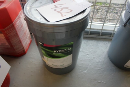 Bucket with Hydro 46 Deutz