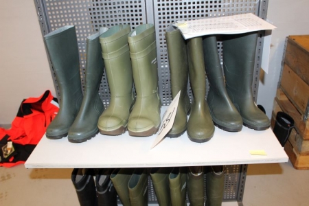 3 pairs of rubber boots + 1 pair of Dunlop safety boots str. 39 NEW