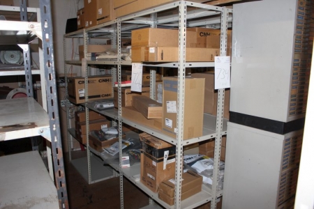 9 subjects steel shelving without content