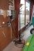 Varmeblæser 9 kW + arbejdslampe + sækkevogn + ledninger på væg