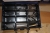 Berner sortiment kasse med 5 skuffer med indhold af øreclamps + skruer + pladeklips