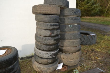 Pallet with assorted tires